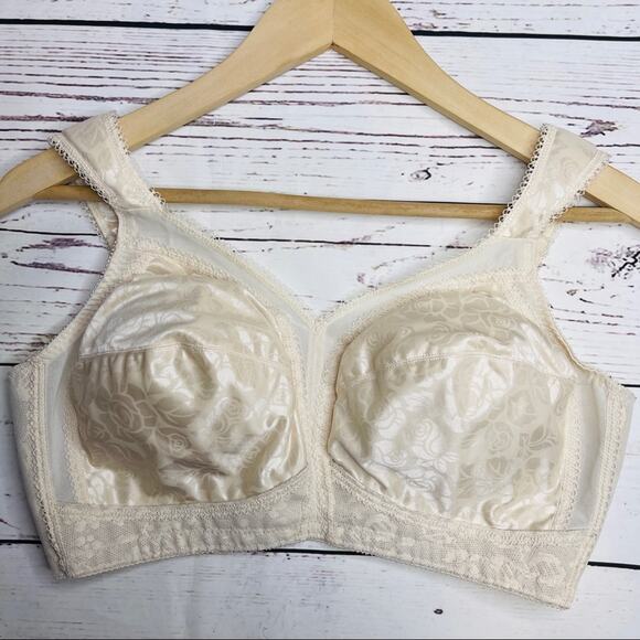 Playtex 18 hour ultimate comfort cream lace pattern bra - Picture 1 of 16